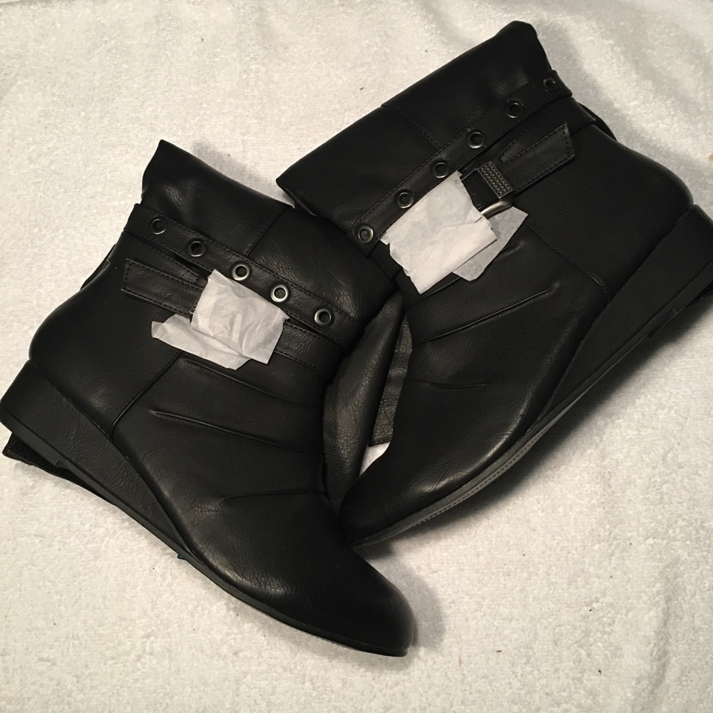 NWT Kisses black high boots - Picture 3 of 5